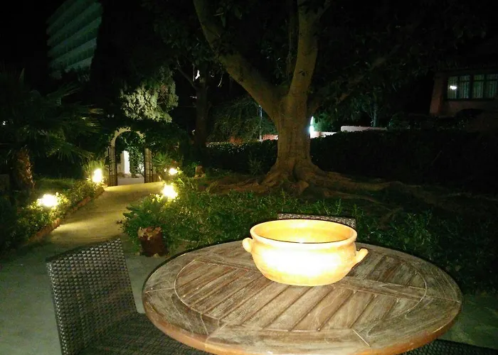 Boutique Geranios Del Pinar * 토레몰리노스