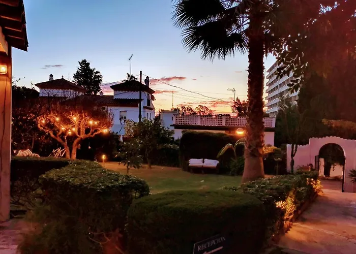 Boutique Geranios Del Pinar * 토레몰리노스