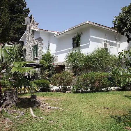 Boutique Geranios Del Pinar בית הארחה *