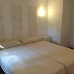 Boutique Geranios Del Pinar בית הארחה טורמולינוס
